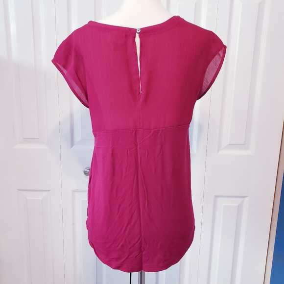 ☀️ 4/$25 … Fuchsia top - Picture 5 of 7